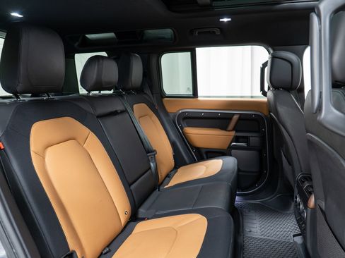 Used 2024 Land Rover Defender 110 X-Dynamic SE image 24