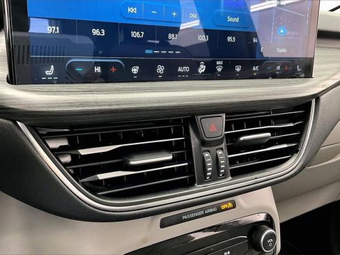 Used 2025 Ford Escape SE w/ PHEV Premium Package image 31