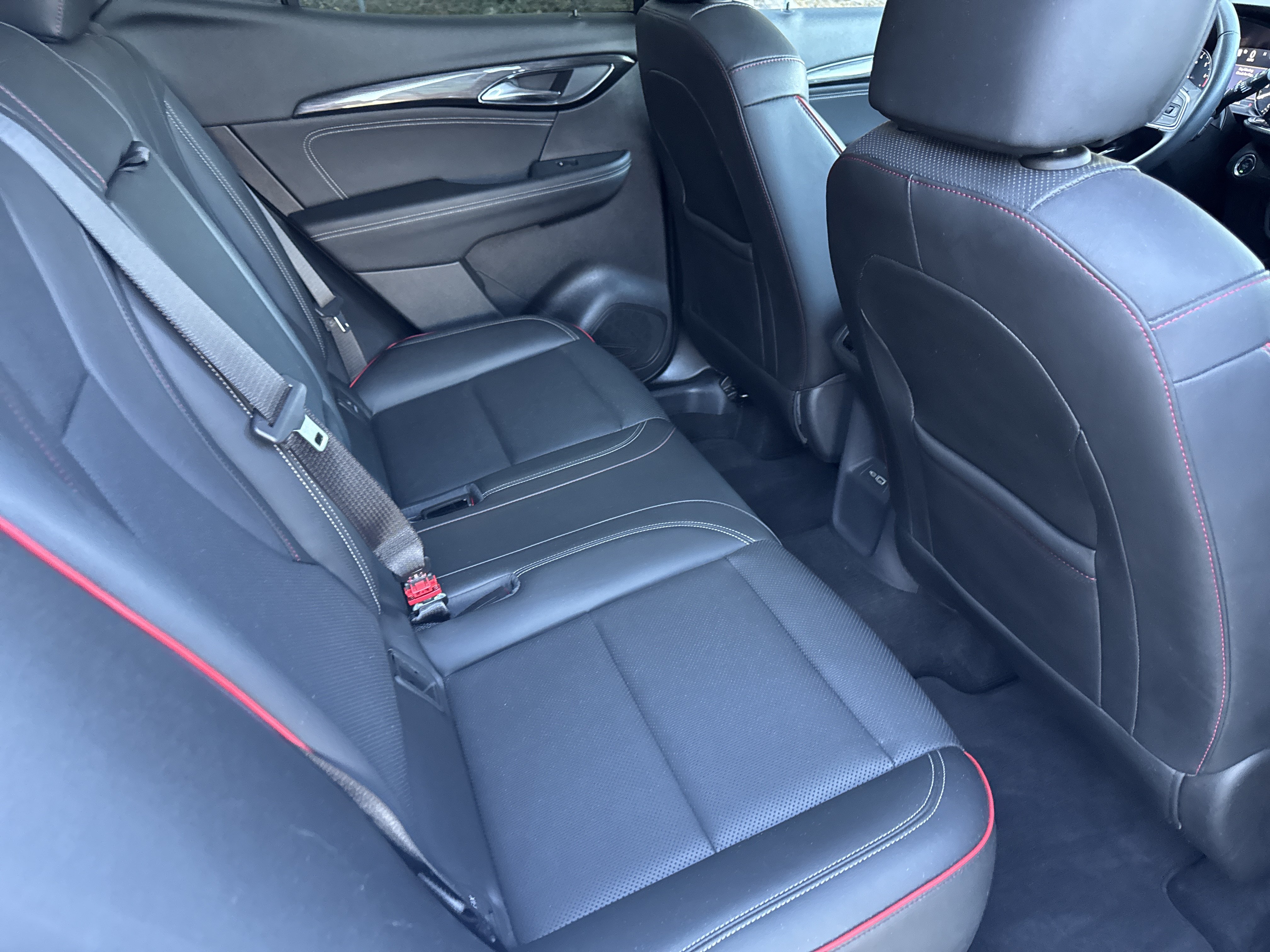 Used 2022 Buick Envision Essence w/ Technology Package II FWD image 10