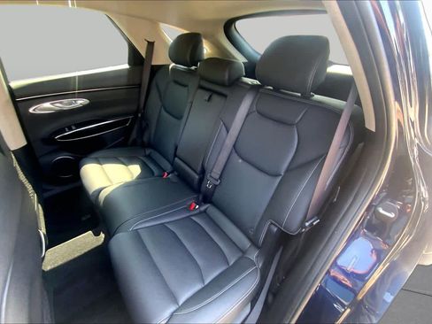 Used 2025 Genesis GV70 2.5T AWD/4WD image 18