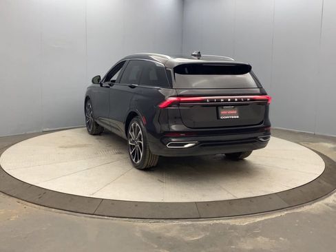 Used 2025 Lincoln Nautilus Black Label AWD/4WD image 3