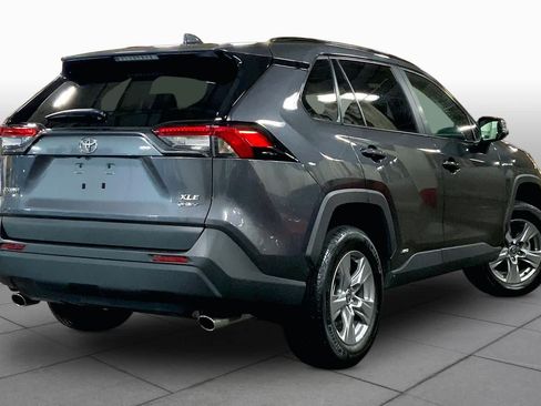 Used 2025 Toyota RAV4 XLE AWD/4WD image 13