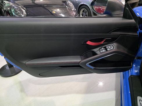 Used 2023 Porsche 718 Cayman w/ Premium Package RWD image 59