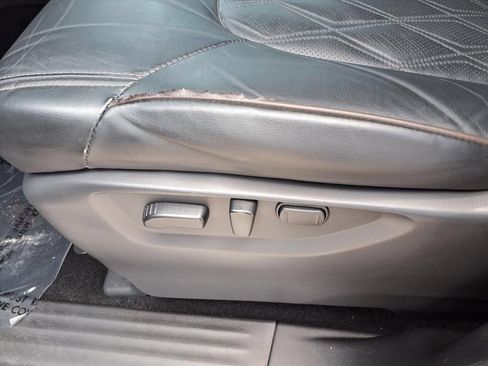 Used 2022 Nissan Armada Platinum w/ Captain's Chairs Package RWD image 23