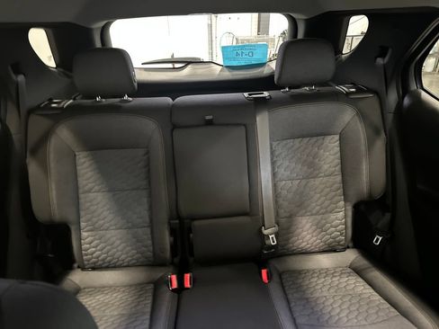 Used 2018 Chevrolet Equinox LT FWD image 25