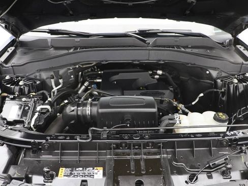Used 2020 Ford Explorer XLT image 27