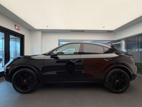 New 2026 Porsche Cayenne Coupe AWD/4WD image 2