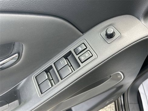 Certified 2024 Nissan Frontier SL image 16