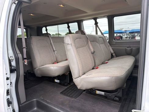 Used 2025 Chevrolet Express 3500 LT w/ LT Preferred Equipment Group RWD image 19