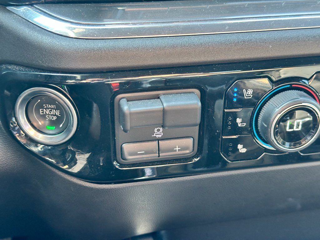 Used 2024 Chevrolet Silverado 1500 High Country w/ High Country Premium Package AWD/4WD image 18