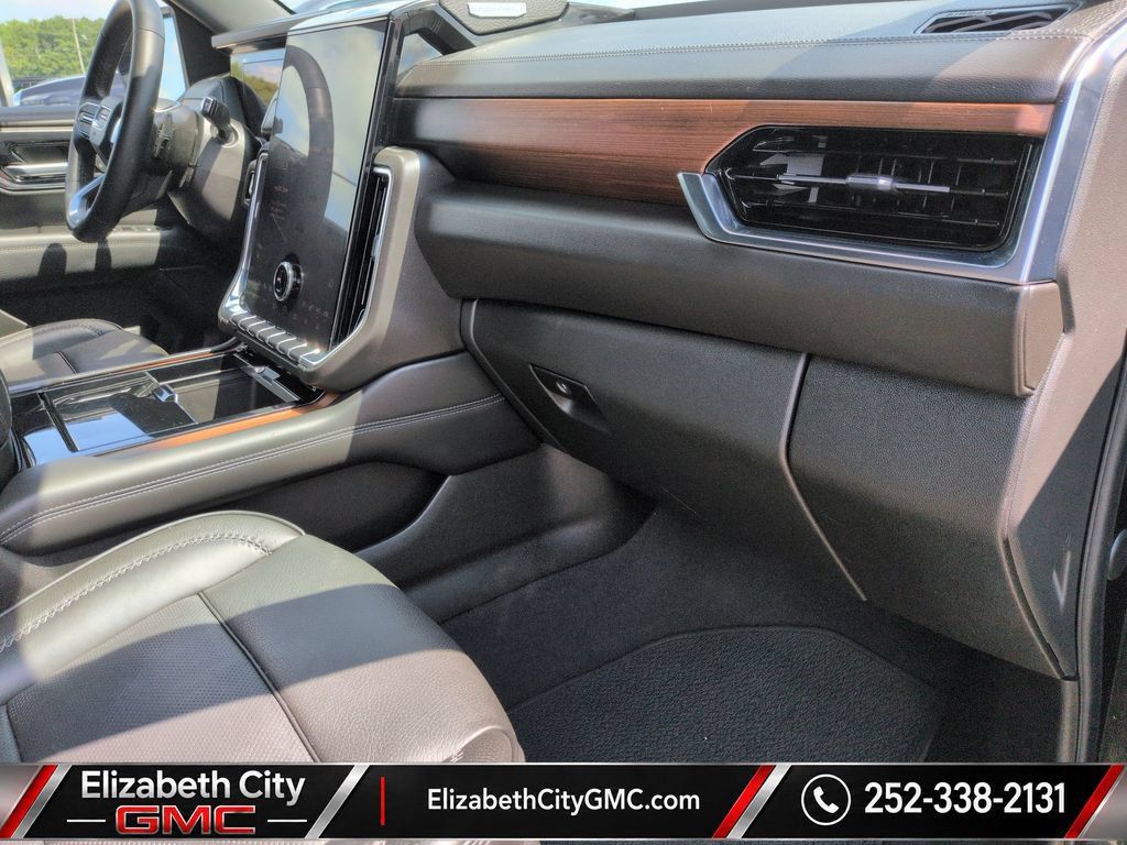Used 2025 GMC Yukon Denali AWD/4WD image 22