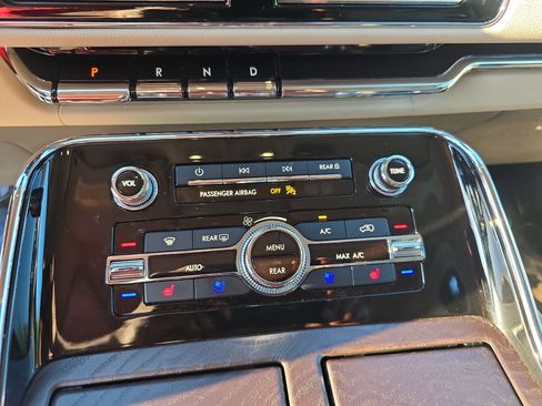 Certified 2023 Lincoln Navigator Reserve AWD/4WD image 21
