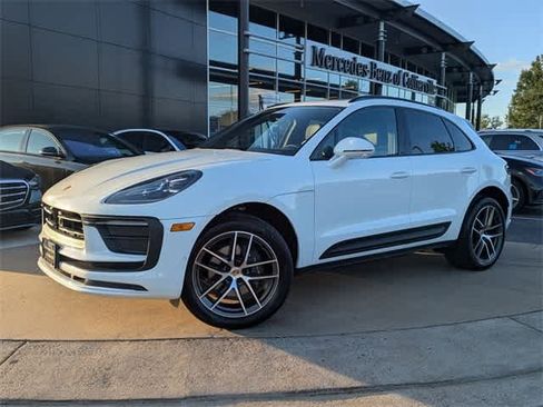 Used 2024 Porsche Macan image 1