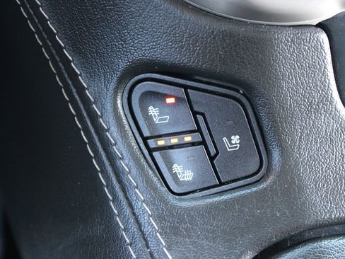 Used 2020 GMC Yukon XL Denali RWD image 50