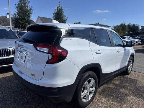 Used 2024 GMC Terrain SLE image 6