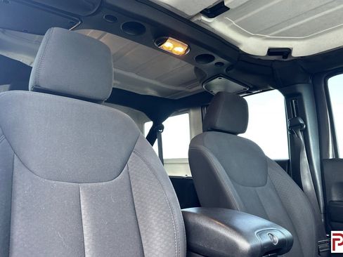 Used 2018 Jeep Wrangler Unlimited Sport S image 20