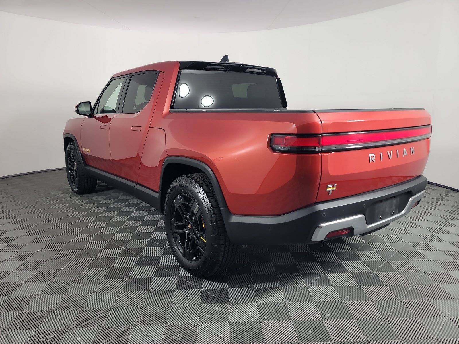 Used 2023 Rivian R1T Adventure Quad AWD/4WD image 3