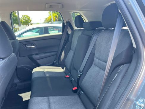 Used 2025 Nissan Rogue SV FWD image 28