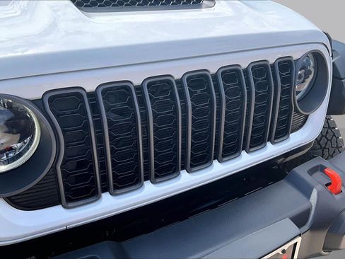 Used 2026 Jeep Gladiator Mojave AWD/4WD image 28