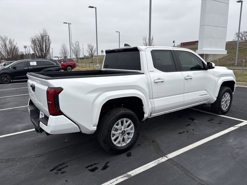New 2026 Toyota Tacoma SR5 image 9