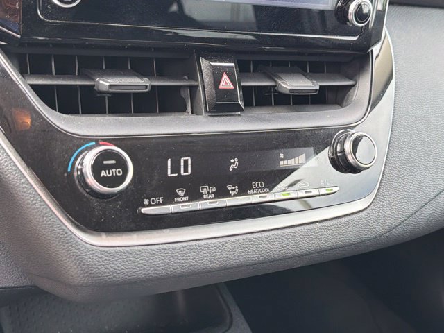 Used 2020 Toyota Corolla LE FWD image 25