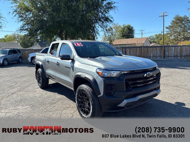 Used 2025 Chevrolet Colorado Trail Boss AWD/4WD image 1