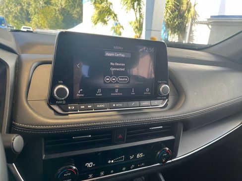 Used 2025 Nissan Rogue SV image 21