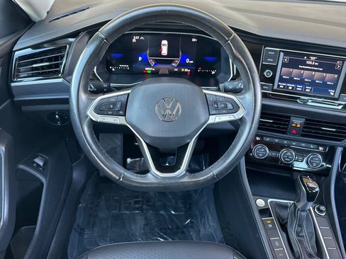 Used 2024 Volkswagen Jetta SE FWD image 13