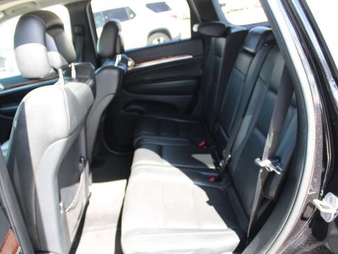 Used 2013 Jeep Grand Cherokee Limited w/ Luxury Group II RWD image 16