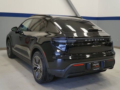 New 2026 Porsche Macan 4S Electric image 3