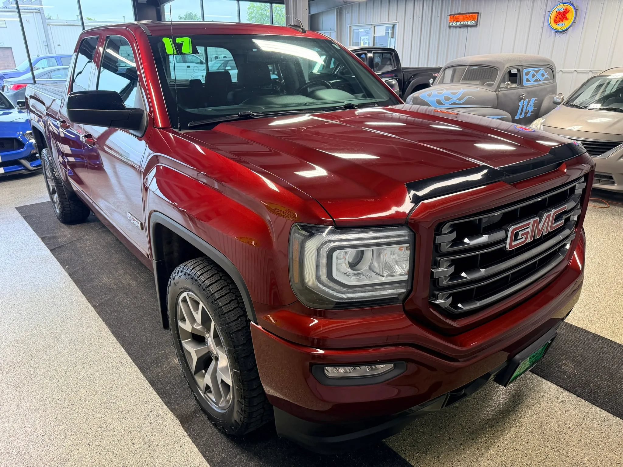Used 2017 GMC Sierra 1500 SLT w/ All-Terrain Package AWD/4WD image 2