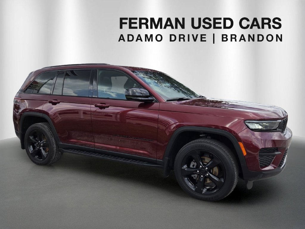 Used 2024 Jeep Grand Cherokee Altitude RWD image 1