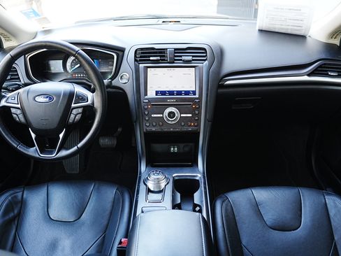 Used 2020 Ford Fusion Energi Titanium image 16