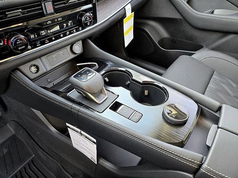 New 2026 Nissan Rogue Platinum w/ Platinum Premium Package image 16