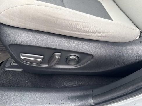 Used 2021 Toyota RAV4 XLE w/ Convenience Package image 29