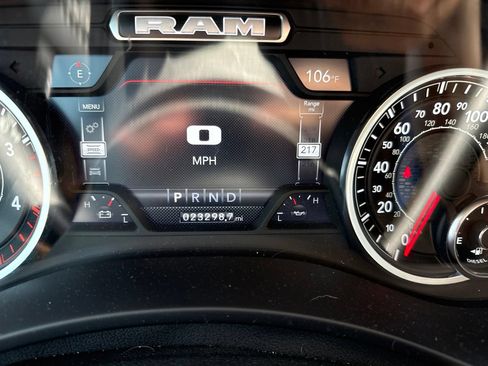 Used 2024 RAM 2500 Laramie AWD/4WD image 15