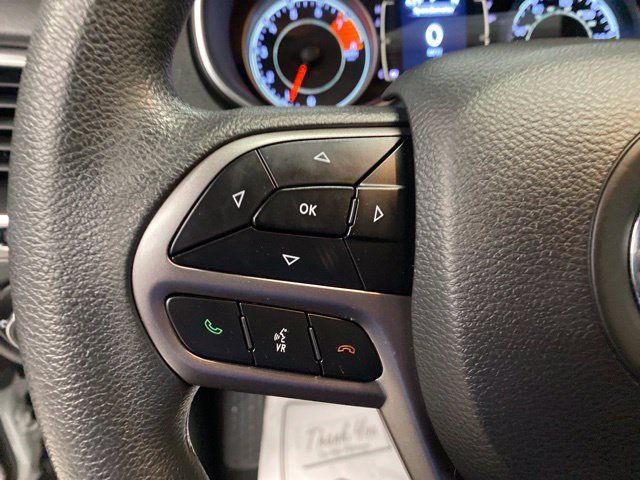Used 2019 Jeep Cherokee Latitude FWD image 17