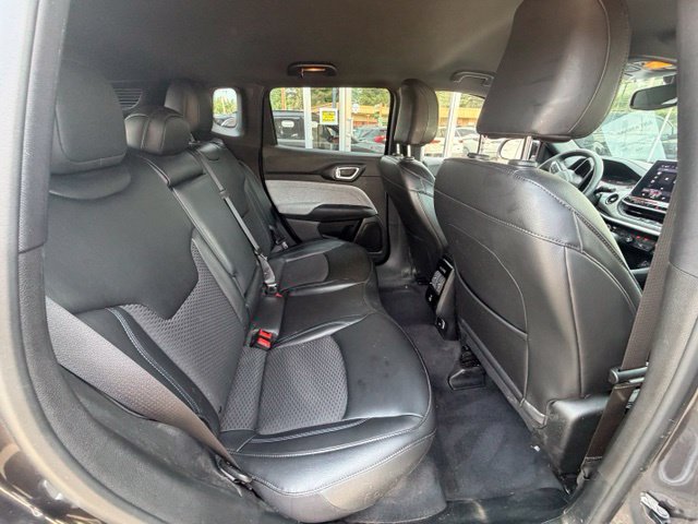 Used 2023 Jeep Compass Latitude w/ Convenience Group AWD/4WD image 16