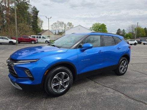 Certified 2024 Chevrolet Blazer LT w/ Convenience Package FWD image 3