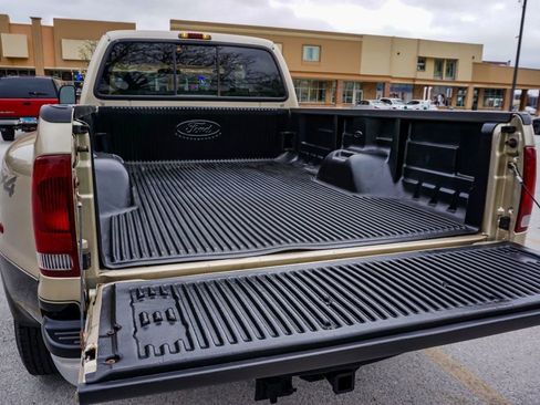 Used 2001 Ford F350 4x4 Crew Cab DRW Super Duty image 32