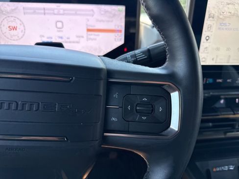 Used 2024 GMC Hummer EV 3X AWD/4WD image 17