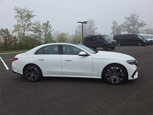 New 2026 Mercedes-Benz E 350 4MATIC Sedan image 2