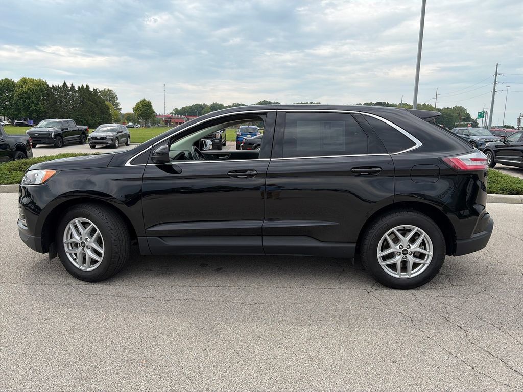 Used 2024 Ford Edge SEL w/ Convenience Package AWD/4WD image 4