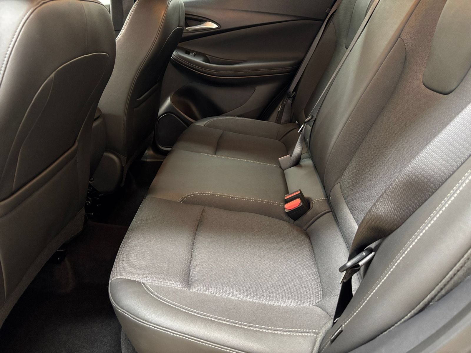 Used 2025 Buick Encore GX Preferred AWD/4WD image 24