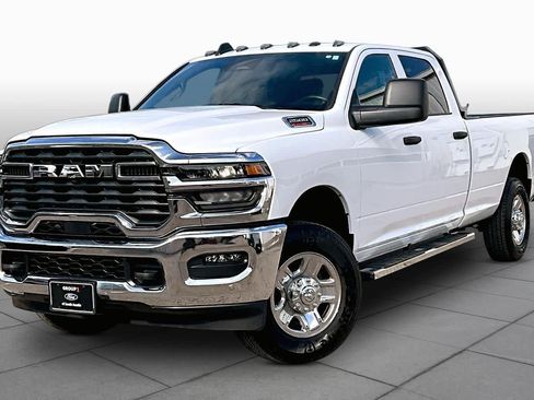 Used 2026 RAM 2500 Tradesman w/ Chrome Appearance Group AWD/4WD image 35