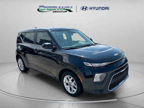 Used 2022 Kia Soul LX w/ Technology Package FWD image 1