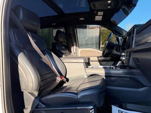 Used 2024 Ford F250 Platinum image 5