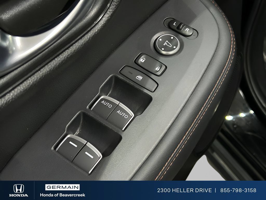 Used 2025 Honda HR-V Sport image 18