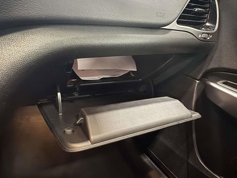 Used 2022 Jeep Cherokee Limited image 27