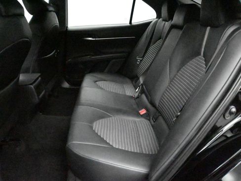 Used 2024 Toyota Camry SE image 9